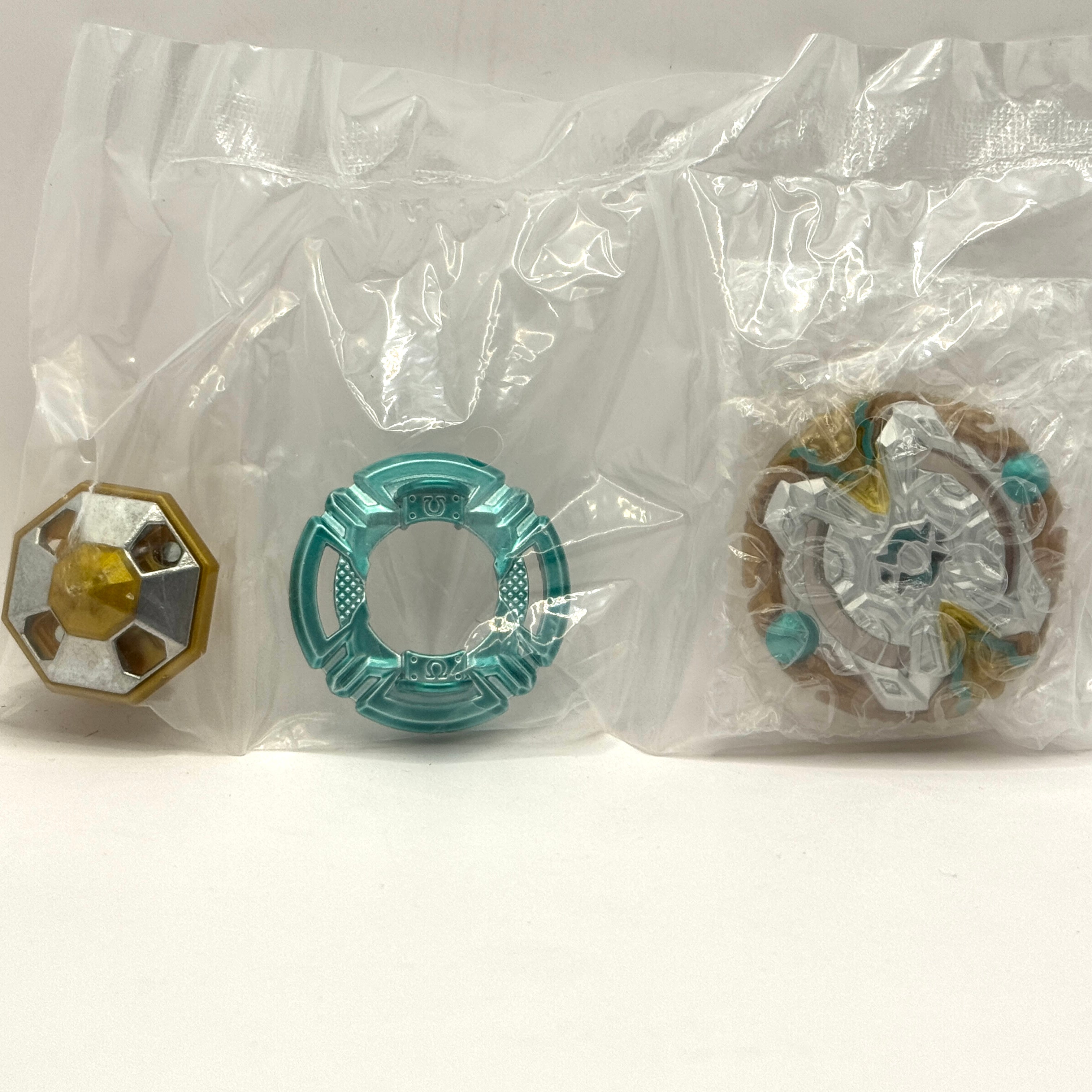 Takara Tomy Beyblade Burst Prize Bey – Orichalcum Outer Octa B-00