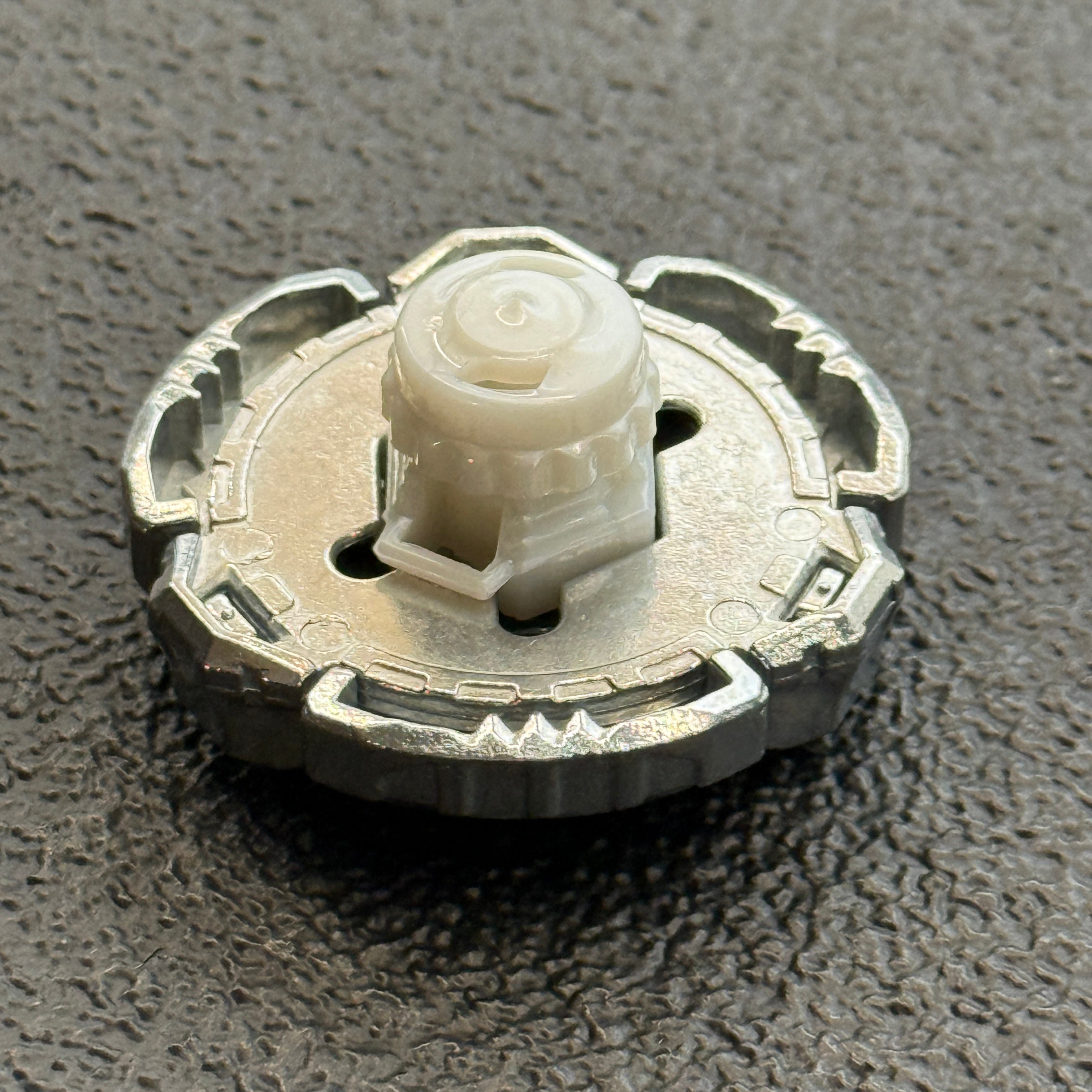 Takara Tomy Fang Leone Metal Fury / Fight Beyblade BB-106