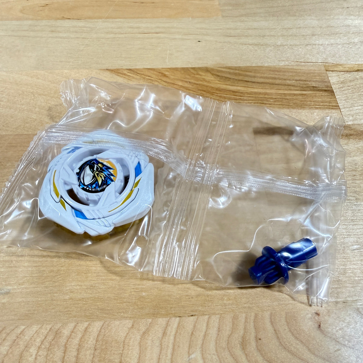 Glory Valkyrie Low Flat UX-20 Beyblade X (Beyblade only) | Takara Tomy