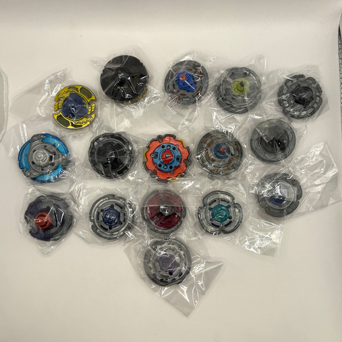 16 Pre-Owned Metal Fight Beyblades